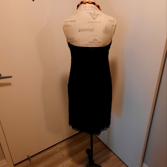 Halter style cocktail dress - Picture 3 of 3